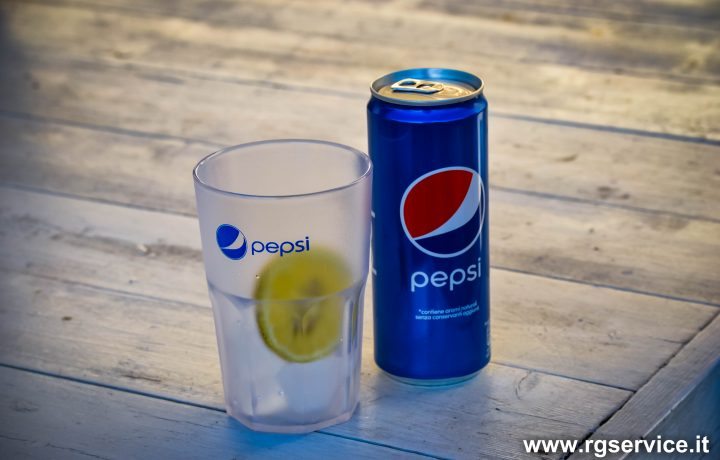 Produzione bicchieri in policarbonato personalizzabili con logo.