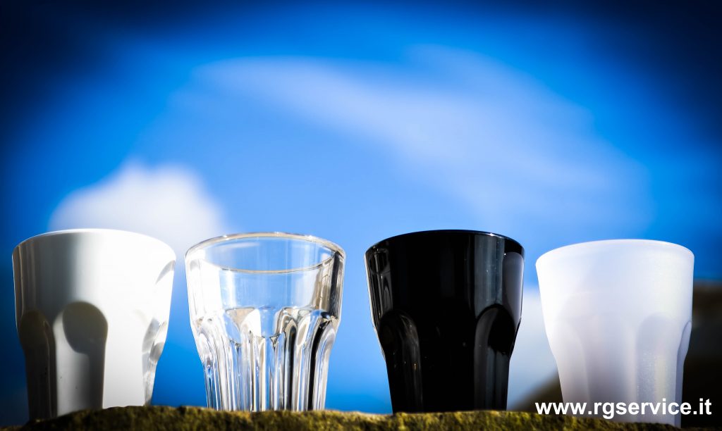 Bicchieri chupito in policarbonato riutilizzabili infrangibili e personalizzabili.
